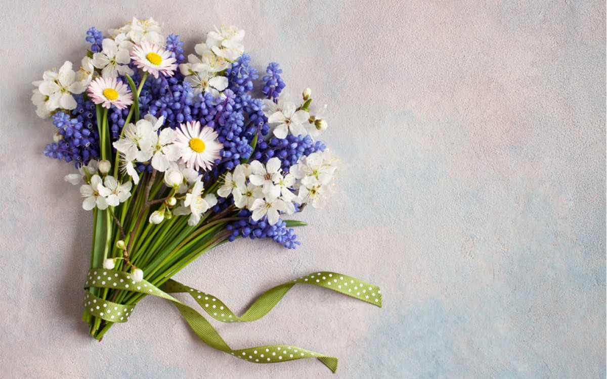 Clásicos arreglos florales para bautizos